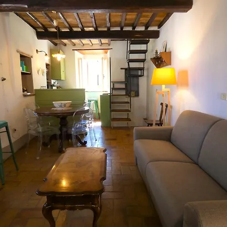 Scappo In Umbria, L'affaccio Amelia
